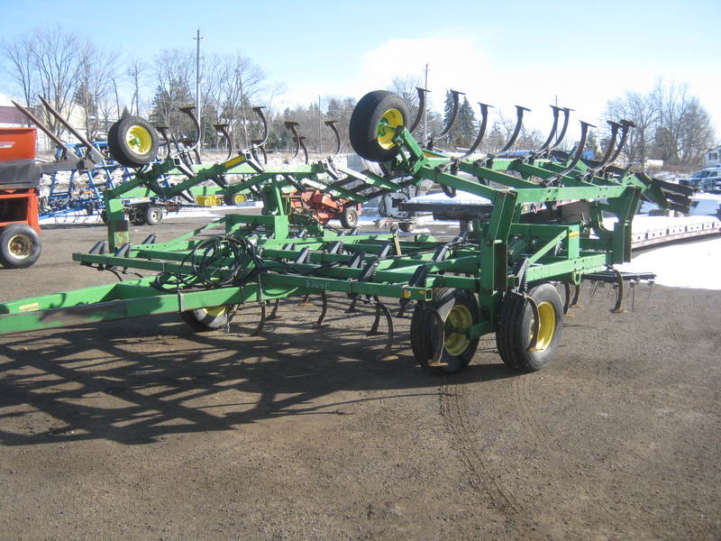 John Deere 960 Cultivator